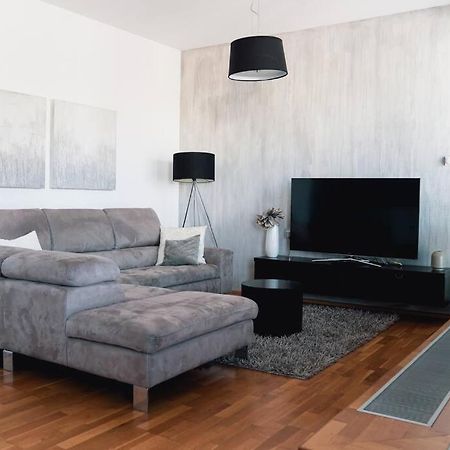 Prague Marina River View Apartment Close To City Centre Free Parking Exteriör bild