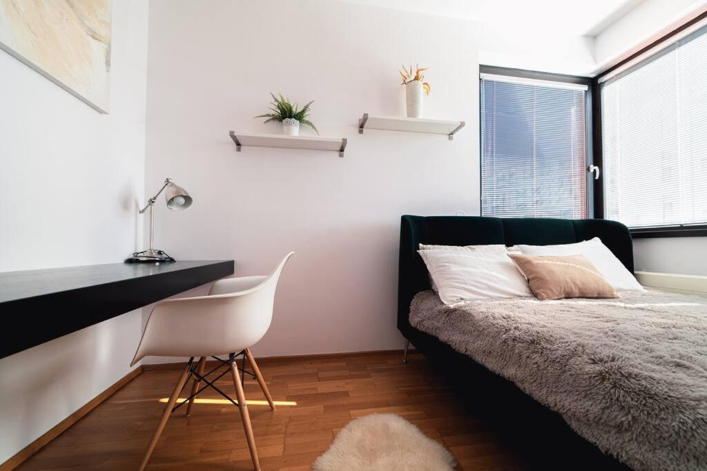 Prague Marina River View Apartment Close To City Centre Free Parking Exteriör bild